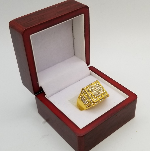 Mans ring - Picture 2 of 3